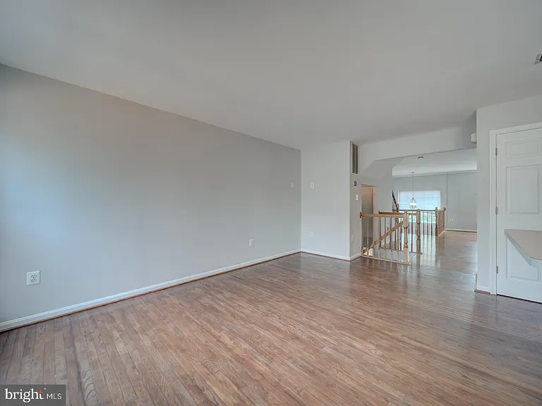 8241 Humphrey Ln — Photo 18