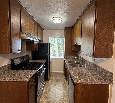 4th image of 3720 Clarington Ave APT 201