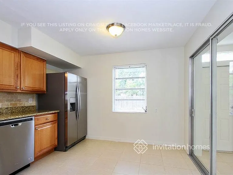 2449 Chandler Ave — Photo 4