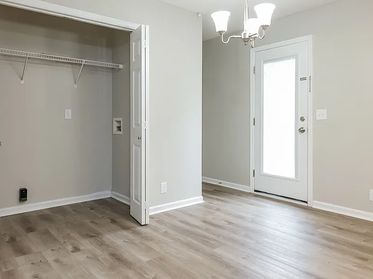 2729 Windwalker Ct — Photo 7