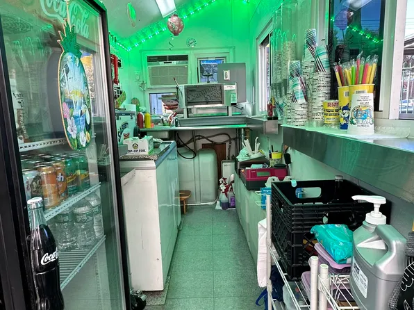 846 Stanley Avenue image 22 of 27