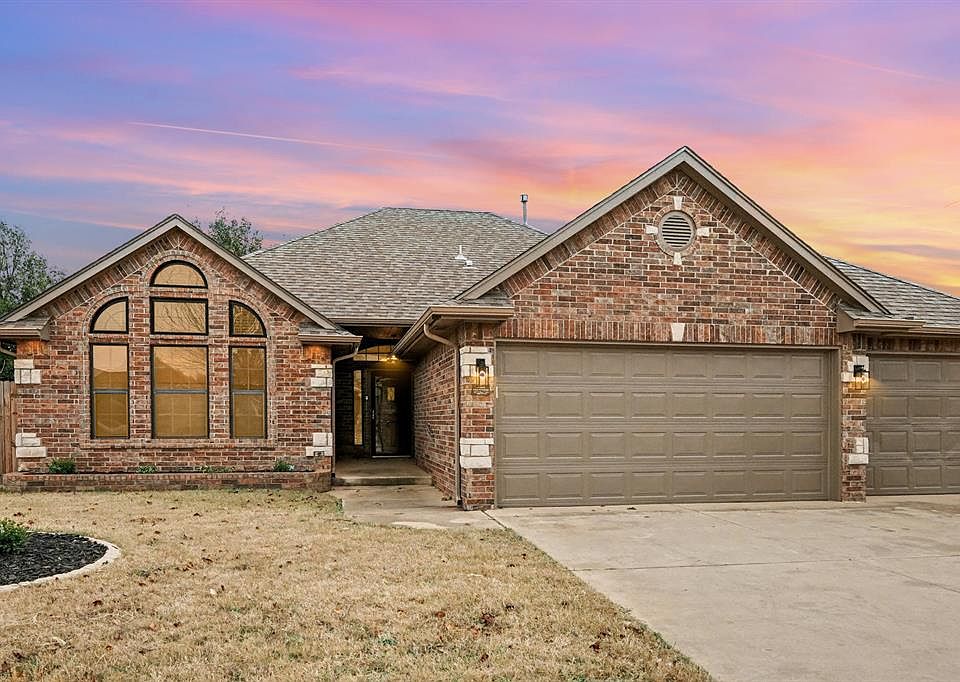1st image of 2116 Cottonwood Creek Ave