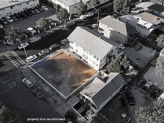 3rd image of 542 N American St