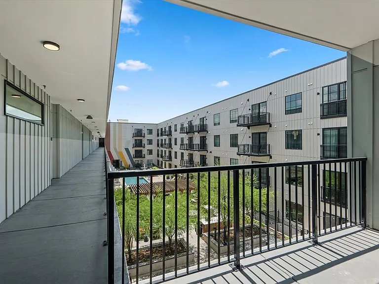 4315 S Congress Ave #423 — Photo 3