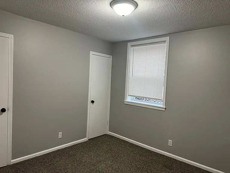 526 Main St — Photo 11
