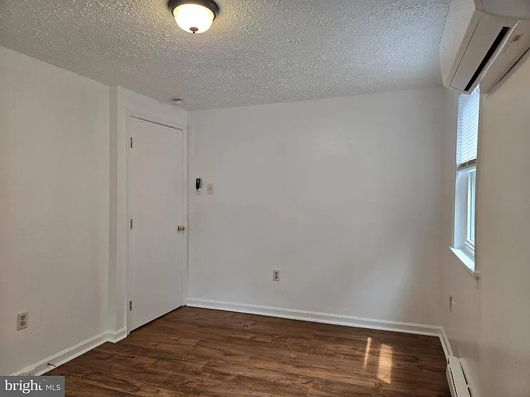 112 E Pall Mall St #2 — Photo 11
