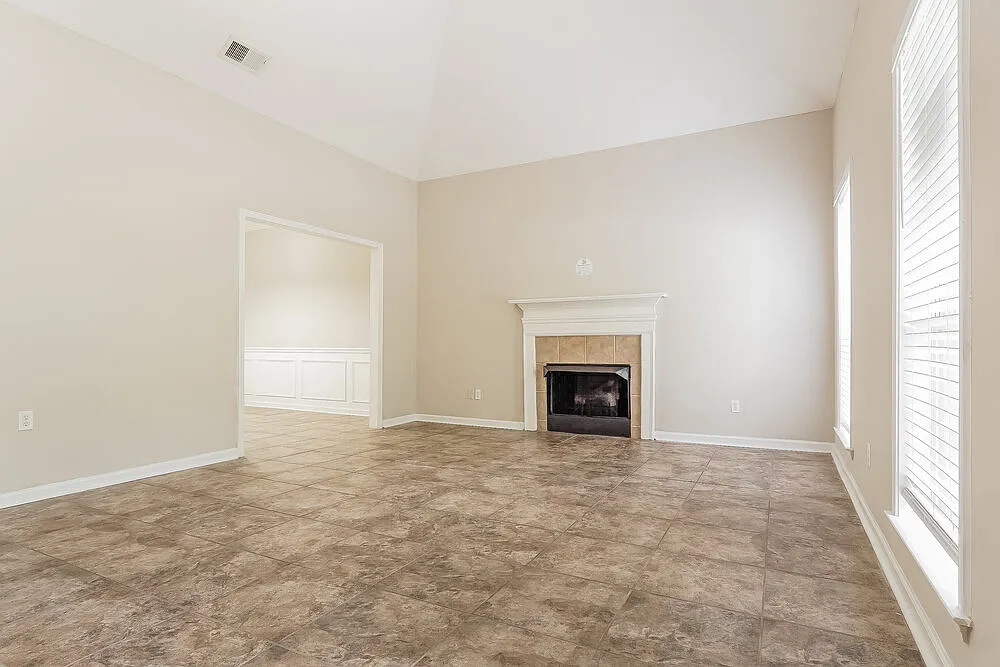 3 bed, 2.0 bath, 1608 sqft, $1,775 — Photo 4