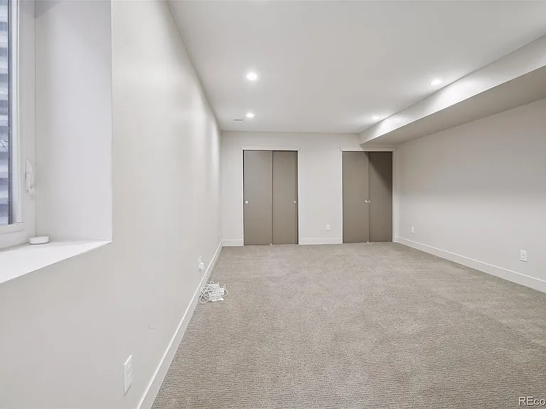 1386 Zenobia St — Photo 41