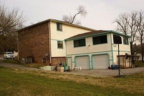 3rd image of 1700 Cedar Ln