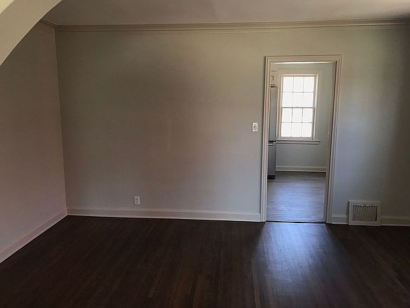 3rd image of 1516 S Evanston Ave