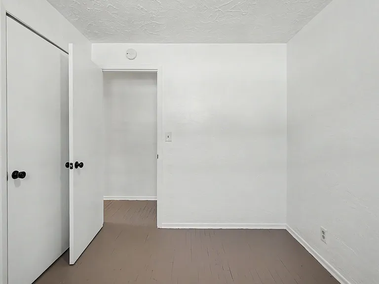 2519-2521 Hyde Ct SE — Photo 12