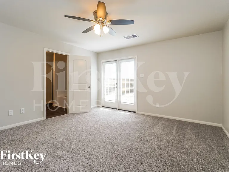 1001 Walnut Ln — Photo 9