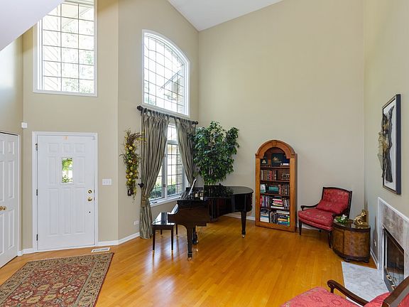 2nd image of 5019 Commonwealth Ave #5019