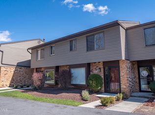 1132 Fairway Townhouse Ln, Hollidaysburg, PA