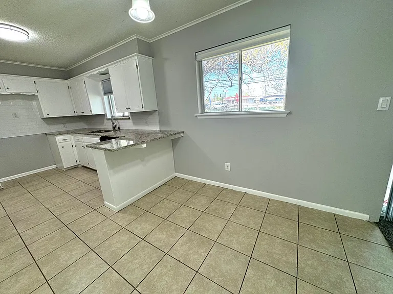 1105 N Fern Ave — Photo 14