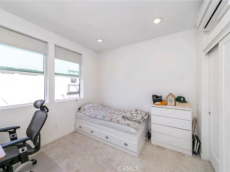 408 Hudson St — Photo 18