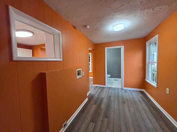 4th image of 1205 Meridian St