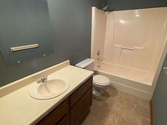 4th image of 167 NW Vesper St #179