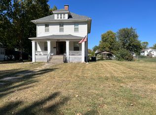 465 W Summit St, Marshall, MO 65340