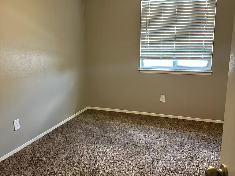 2363 S White Oak Dr — Photo 15