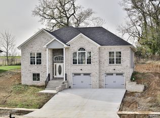 408 Reserves Ct, Simpsonville, KY 40067