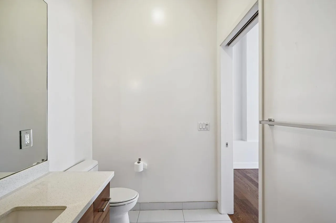 2 bed, 1057 sqft, $5,500 — Photo 2