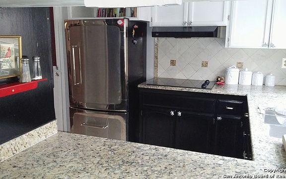 3rd image of 11822 Mission Trace St