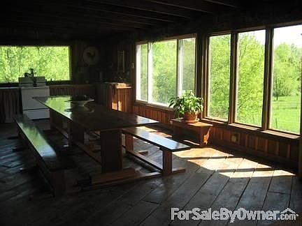 Residence of manager with 3 br/ 2 ba
						:
						.