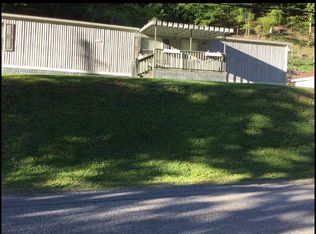 565 Big Coal Fork Dr, Charleston, WV 25306