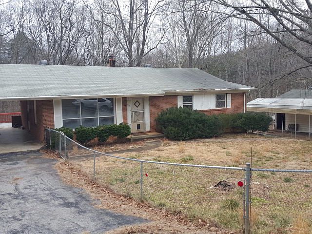 1st image of 447 Tanglewood Dr