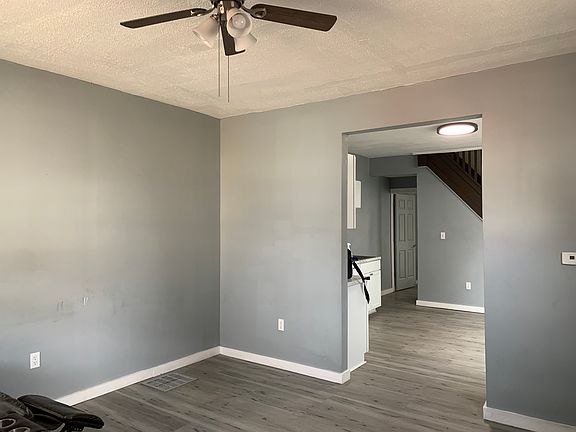 2nd image of 1422 Linden St #1