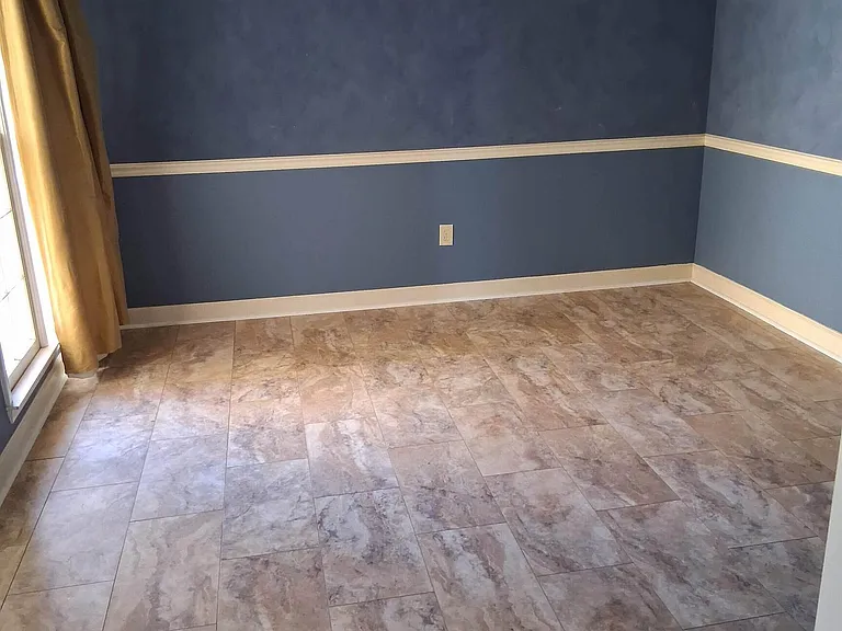 612 Redbud Ln — Photo 34