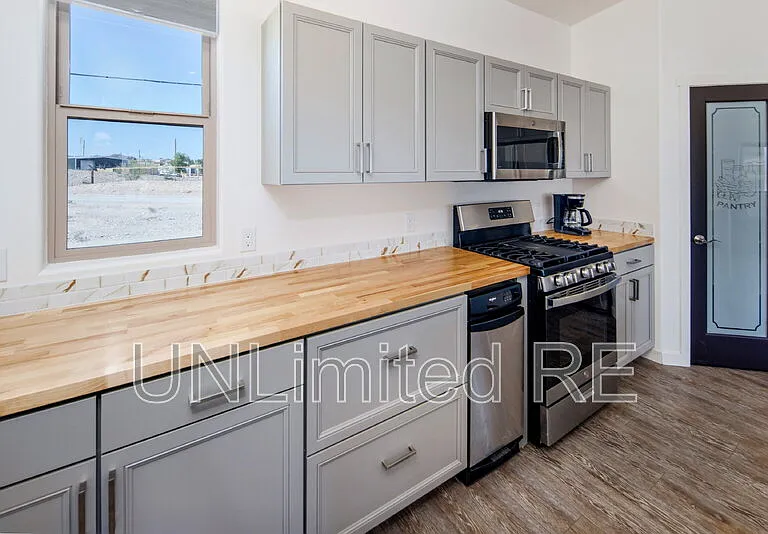 7756 N Sierra Vista Dr — Photo 24