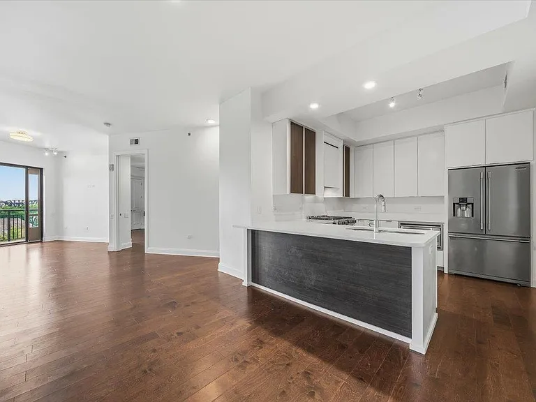 717 Riverside Dr #504 — Photo 11
