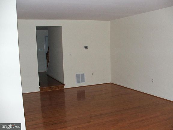 4th image of 6718 Sunset Woods Ct