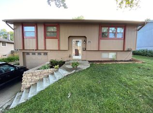 7532 S 75th St, La Vista, NE 68128