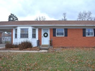 425 Evergreen Dr, Clarksville, IN 47129