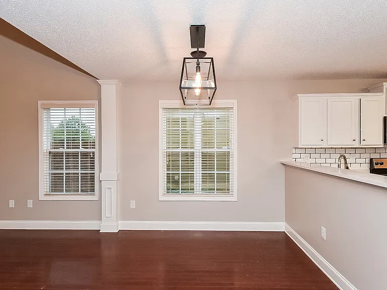 240 Raleigh Way — Photo 5