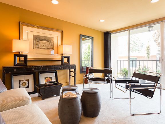 2nd image of 1351 N Crescent Heights Blvd APT 309