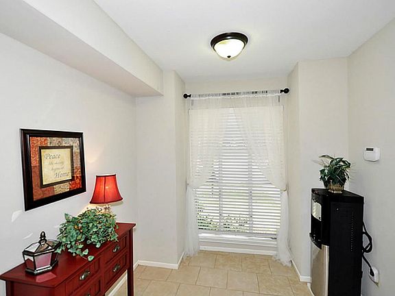5th image of 13044 Trail Hollow Dr
