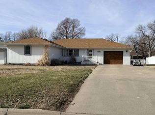 307 N Logan Ave, Beloit, KS 67420