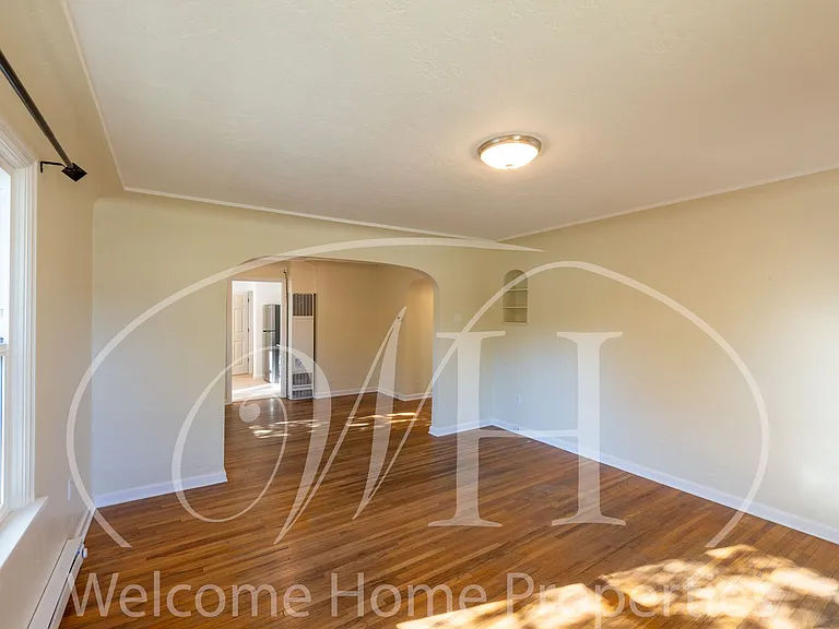 320 SE 4th St — Photo 7