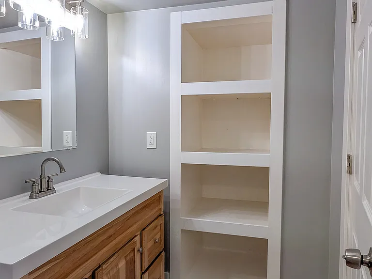 624 E Hawthorne St — Photo 8