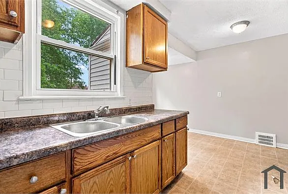 10462 Duprey St — Photo 13