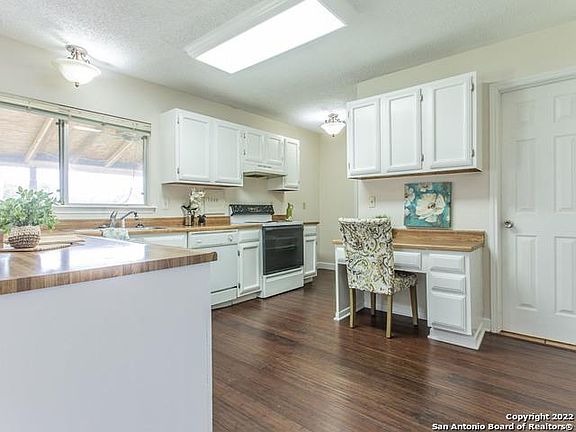 5th image of 5914 Hidden Peak St