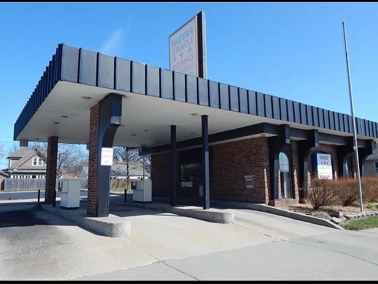 218 S Kansas Ave — Photo 1