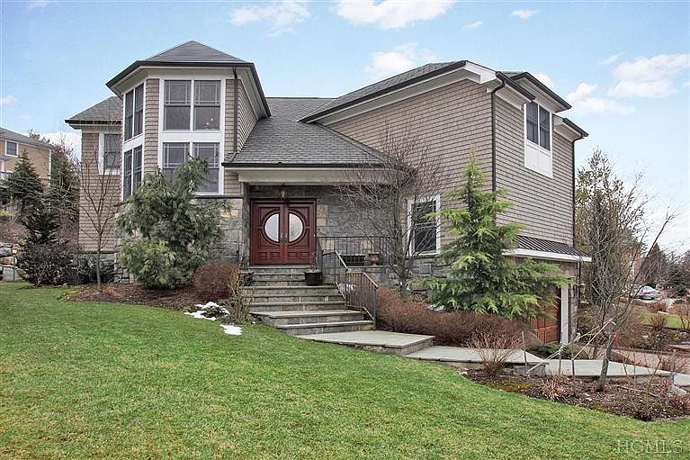 1st image of 15 Sylvia Ave