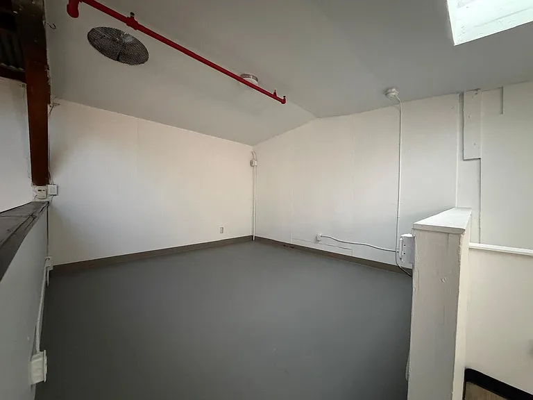 4001 San Leandro St #31 — Photo 2