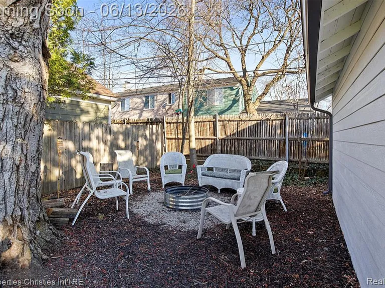 487 Smith Ave — Photo 21
