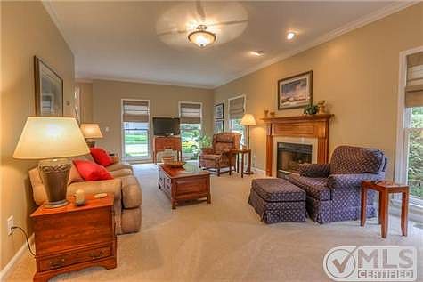 2nd image of 2700 Lindsey Ct